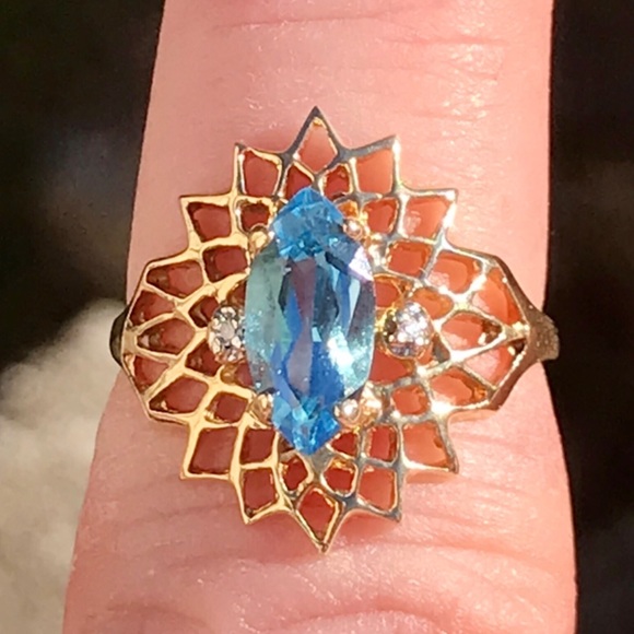 ❌❌❌SOLD❌❌❌ 10KT GENUINE BLUE TOPAZ , DIAMOND RING - Picture 7 of 15